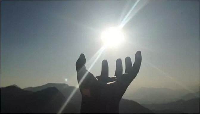 靠这两把刷子，这个小吃20年开店2万家！