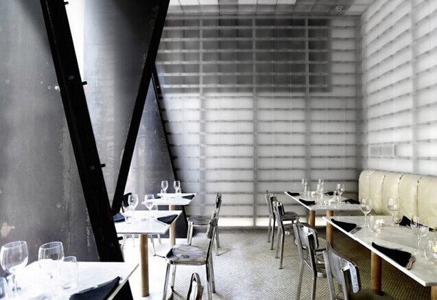 以普通物料打造店内特色，兴许是“回归本质”的行为在作祟吧