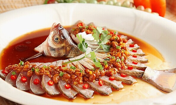 如果你是餐饮老板，如何吃下这700亿的年夜饭？