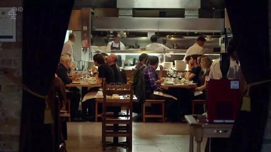 餐厅潜规则：服务员安排食客座位的“诡计”