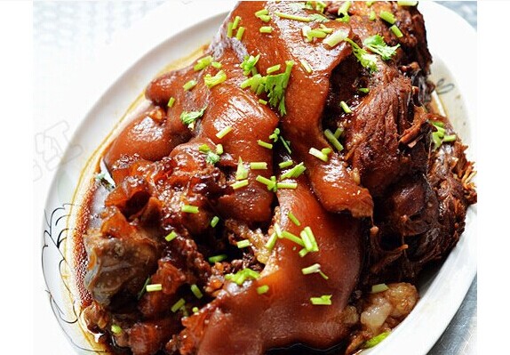 秘制酱肘子
