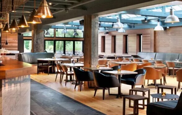 让每个门店充满“个性”，这家美食酒吧这样做