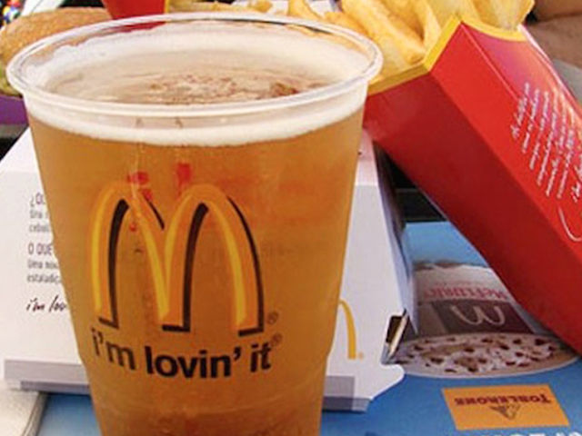 麦当劳成快餐店卖酒的先驱者？