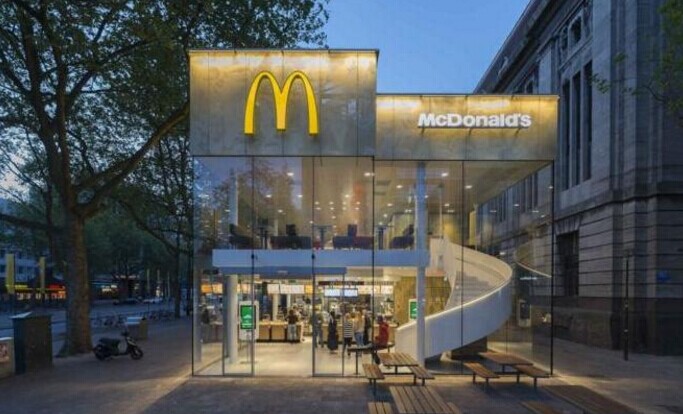 麦当劳的新品有粥有鸡排，肯德基还能坐得住吗？