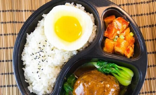 这家23年前的中国外卖龙头败在了哪？