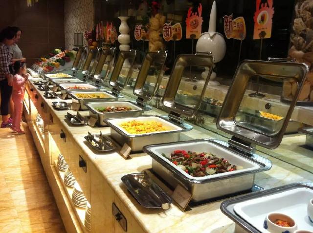  自助餐快没法干了，活路在哪里？