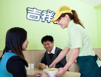 吉祥馄饨董事长张彪：从3个人到1万多人，加盟之路是这样走出来的|餐饮界