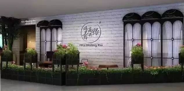 为自己的品牌“带盐”!谁说餐饮人不能成为网红？