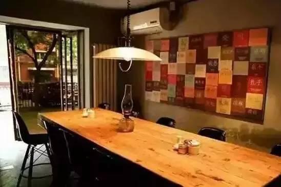 这家30平米小店排队比海底捞还壮观，只因做到了这四点……