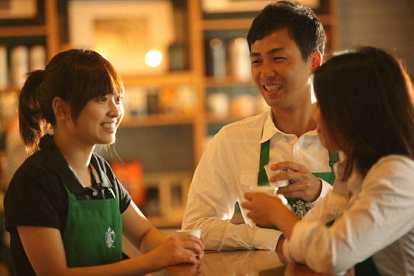 不知道顾客的名字谈热情？星巴克、日本“海底捞”教你记住顾客姓名