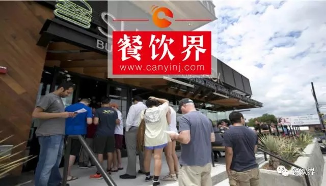 和麦当劳唱反调，要将汉堡包卖出格调，“Shake Shack”为啥能受到年轻人追捧？