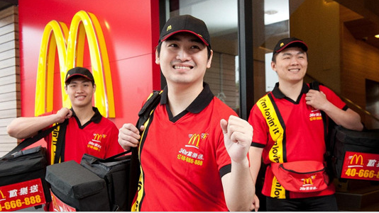 与 UberEats 合作，四分之一的美国麦当劳餐厅月底都能送外卖了