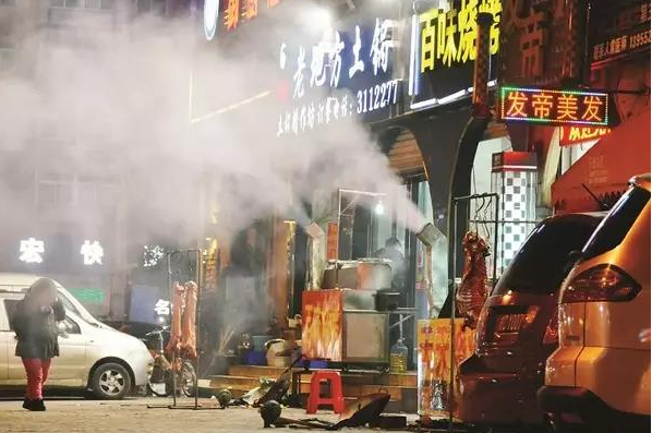 餐饮油烟太扰民 两区试点第三方平台油烟实时监管