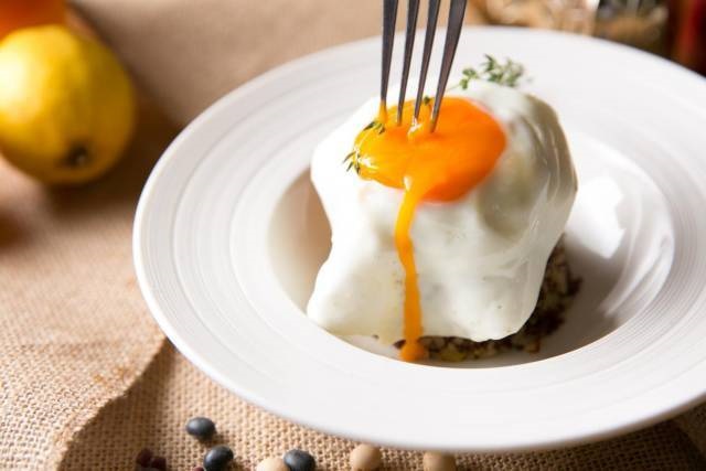 运营成本蹭蹭蹭往上涨，餐厅如何涨价才不让顾客反感？