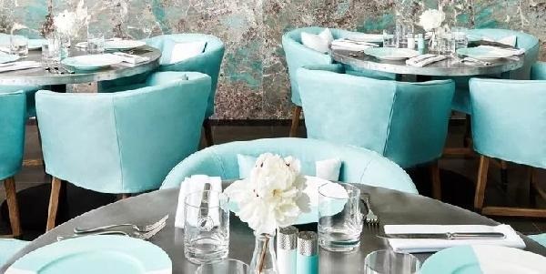 五十六年后，你终于能在Tiffany吃上早餐了