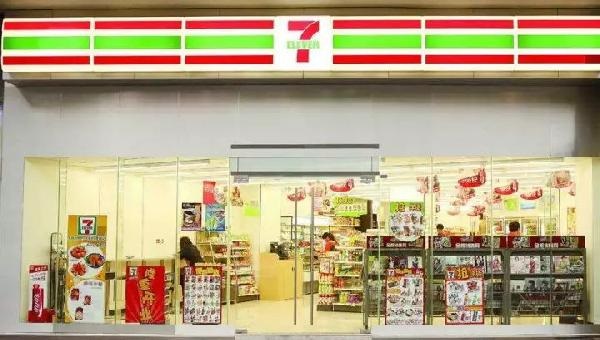 3年少卖80亿包，一个明星爆品如何走下神坛