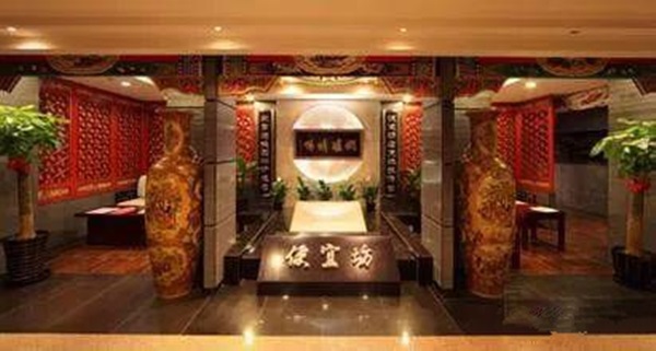 同样都是做鸭，成名600年的烤鸭鼻祖，竟这样被全聚德抢了风头？