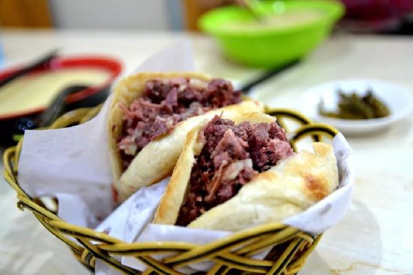 供应不足挑战商家底线？一条驴肉供应链引发的连锁危机|餐饮界
