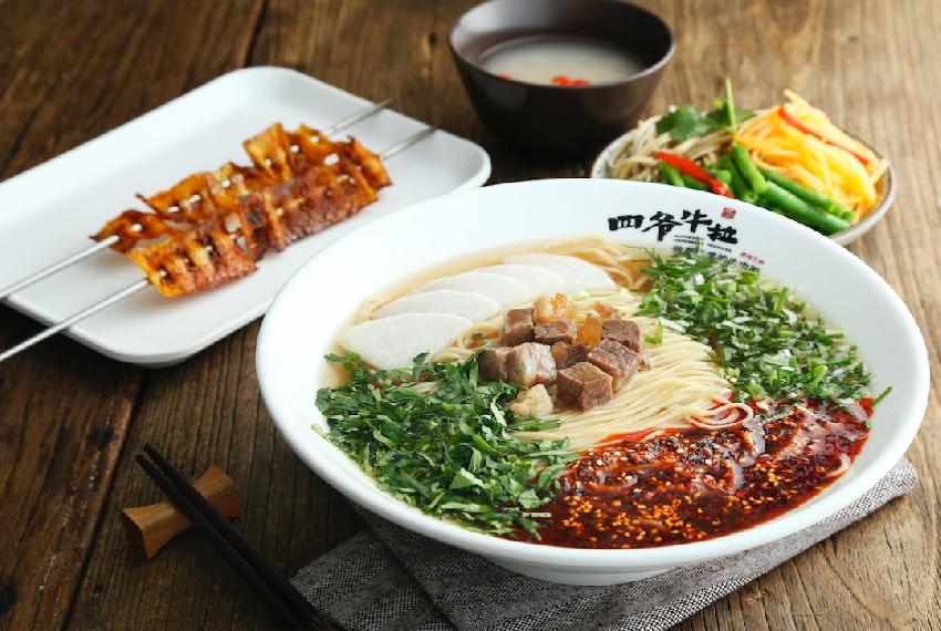 如何优雅地吃掉一碗正经牛肉面？