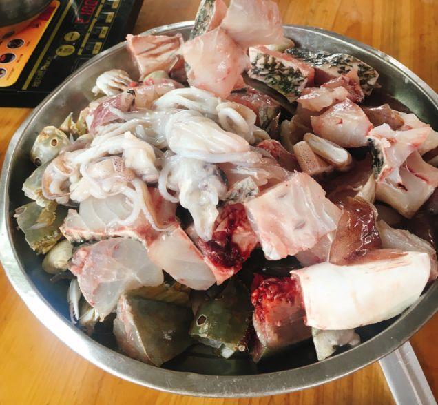 只卖一道清水煮“菜”，它却火了20年