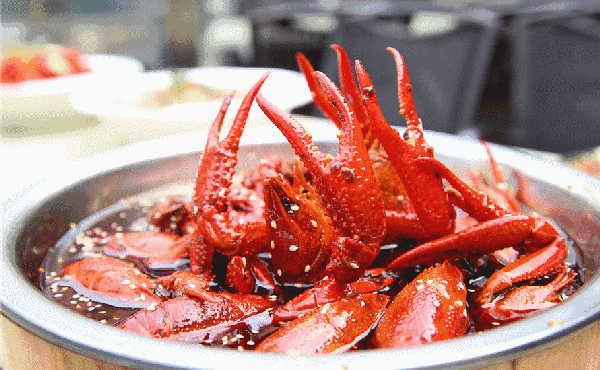 小龙虾提价入市：食客说吃不起，餐厅说不赚钱