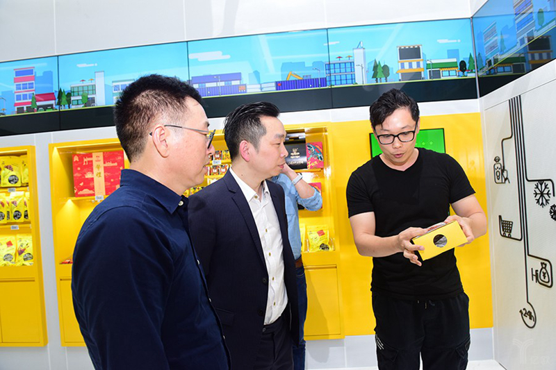 周黑鸭首家智慧门店落地，联手微信实现无感支付