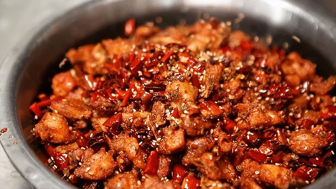 没有火锅和串串，川菜还能风光起来吗？｜案例