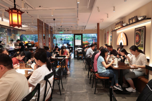 和府捞面李学林的食安之道：央厨透明化，品质升级