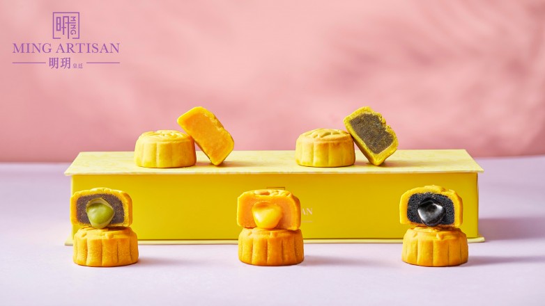 九月必做的一件事，就是带明玥月饼回家过中秋！