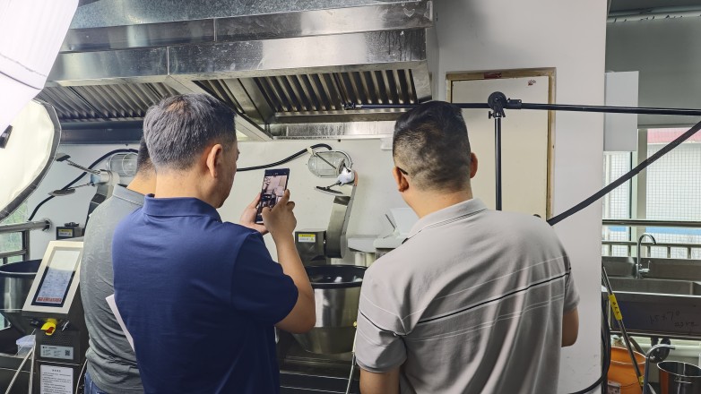 炒菜机器人席卷餐饮，预制菜迎来终结者？