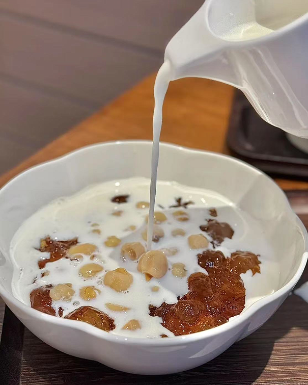 这杯麦记牛奶，怎么悄悄开遍了全国？