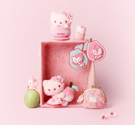 Hello Kitty×喜茶再度联名,用新品樱花芭乐白桃特调一杯春天