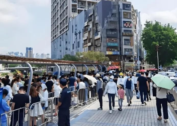 笨罗卜撤出，空铺率80%+ 曾经排号6万+的深圳文和友还剩什么？|餐饮界